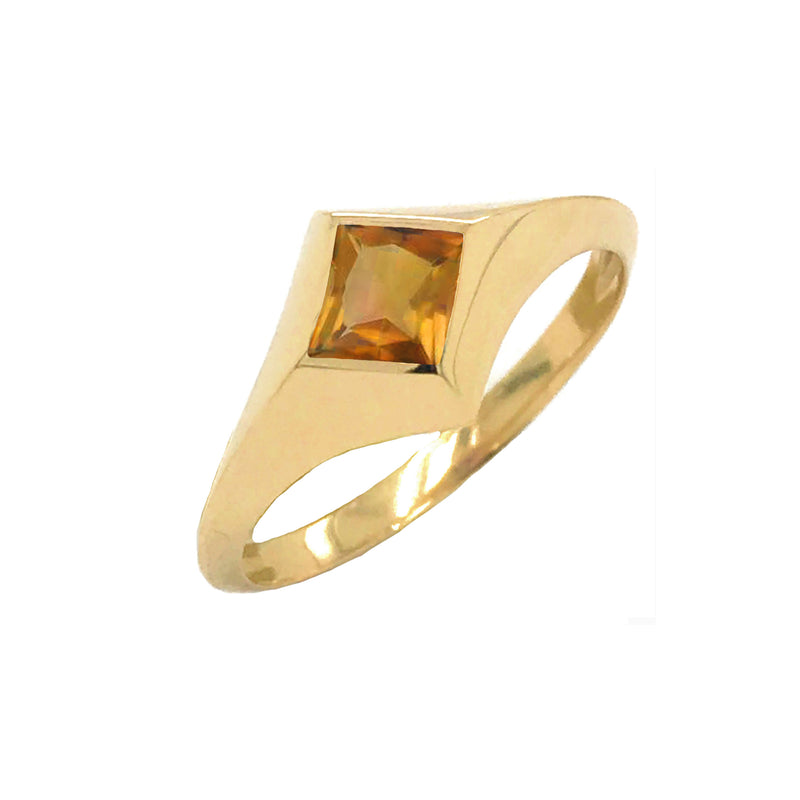 Solitaire Princess-Cut Citrine Ring in Yellow Gold